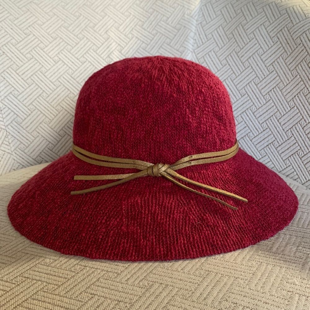 ISA & Stef cotton blend hat textured metallic gold band NWOT one size